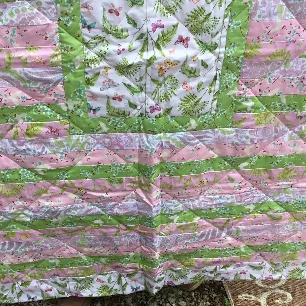 NWT Botanical Beauty Hand Crafted Quilt